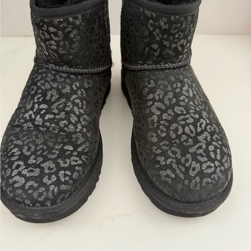 Stylish Black Leopard Print Women's UGGBoots
